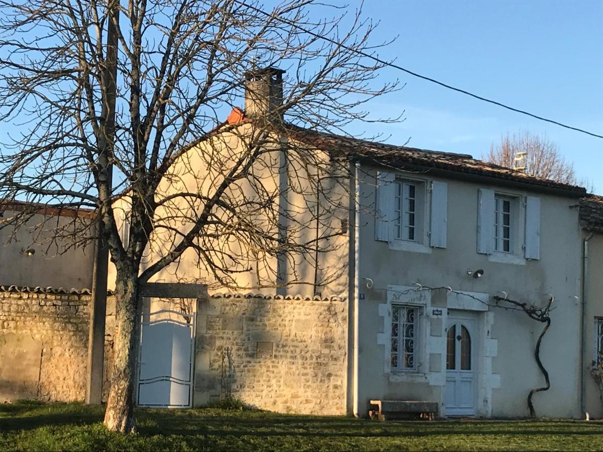 La Maison De Josephine Montignac-Charente Exterior photo