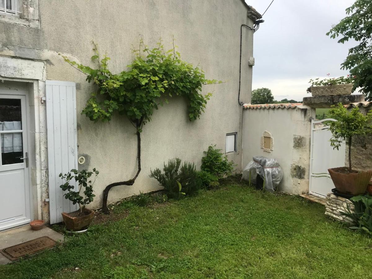 La Maison De Josephine Montignac-Charente Exterior photo